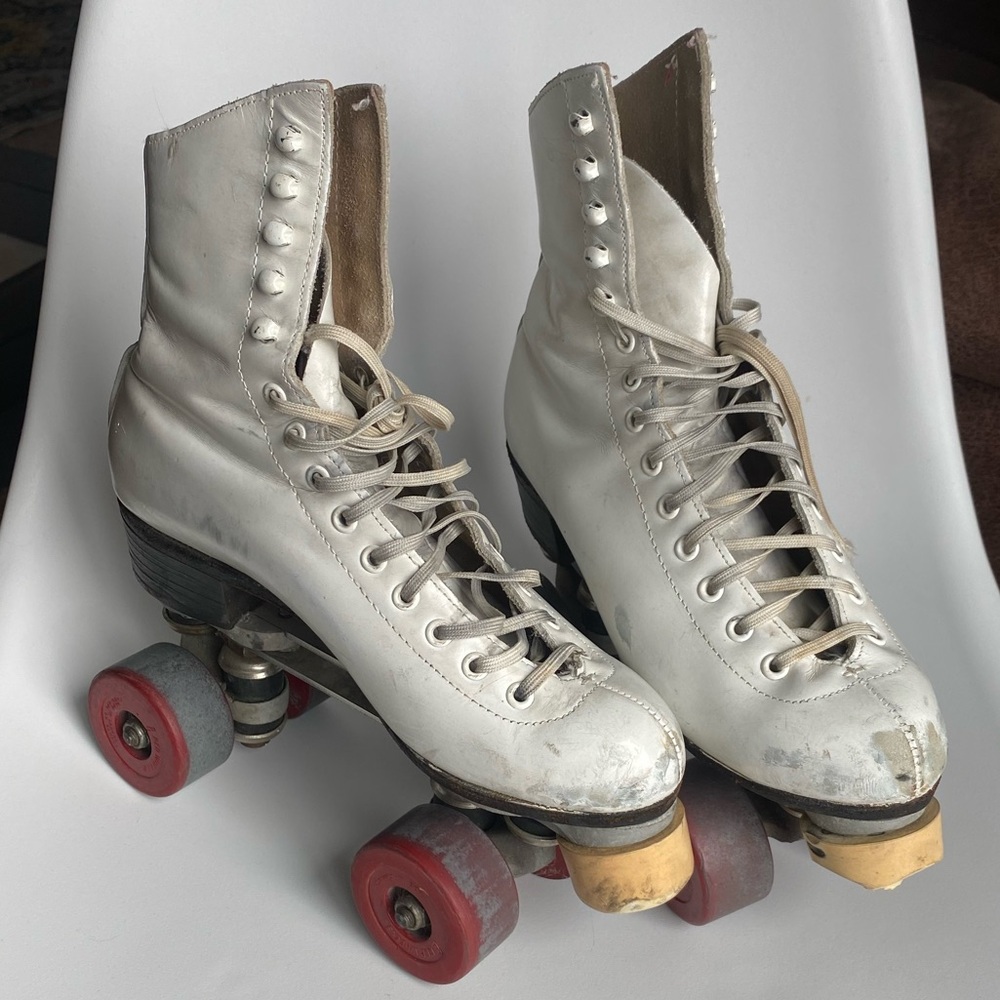 Riedell Vintage White Leather Quad Roller Skates with Red Wheels. Used/vintage. - Picture 3 of 16